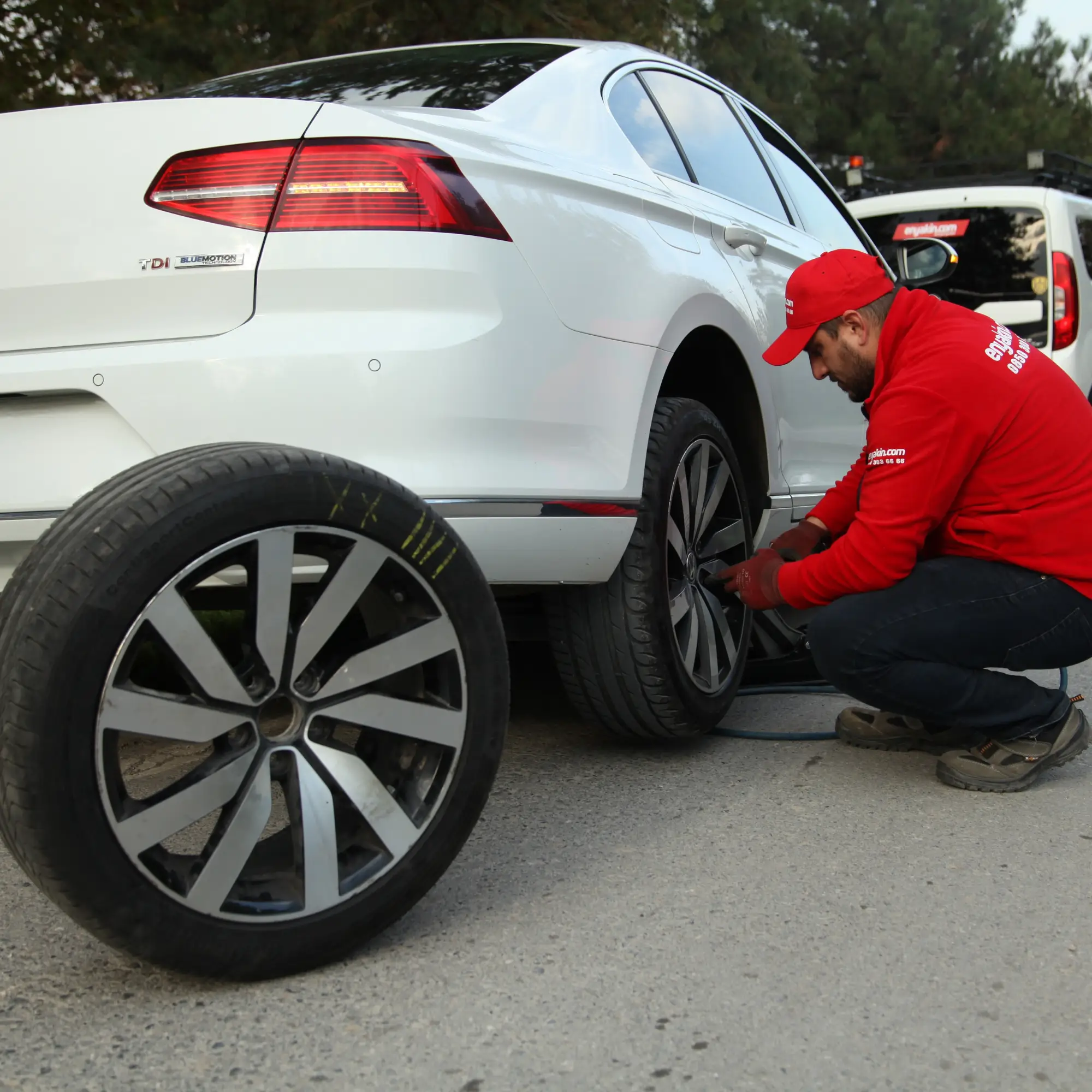 Banaz Ovacık Lastikçi